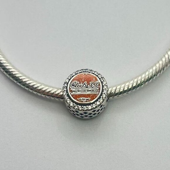 2021 Pandora Winter Release 925 Sterling Silver Disney World Club 33 Charm - Picture 2 of 3